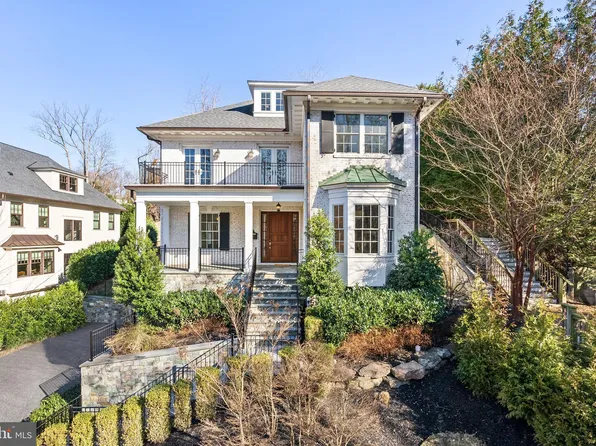2935 49th St NW, Washington, DC 20016