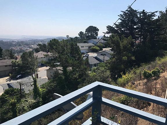 4th image of 266 Lake Dr