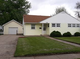 1428 Summer St, Grinnell, IA 50112