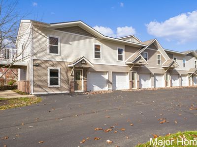 6026 E Fieldstone Hills Dr SE UNIT 2, Caledonia, MI, 49316