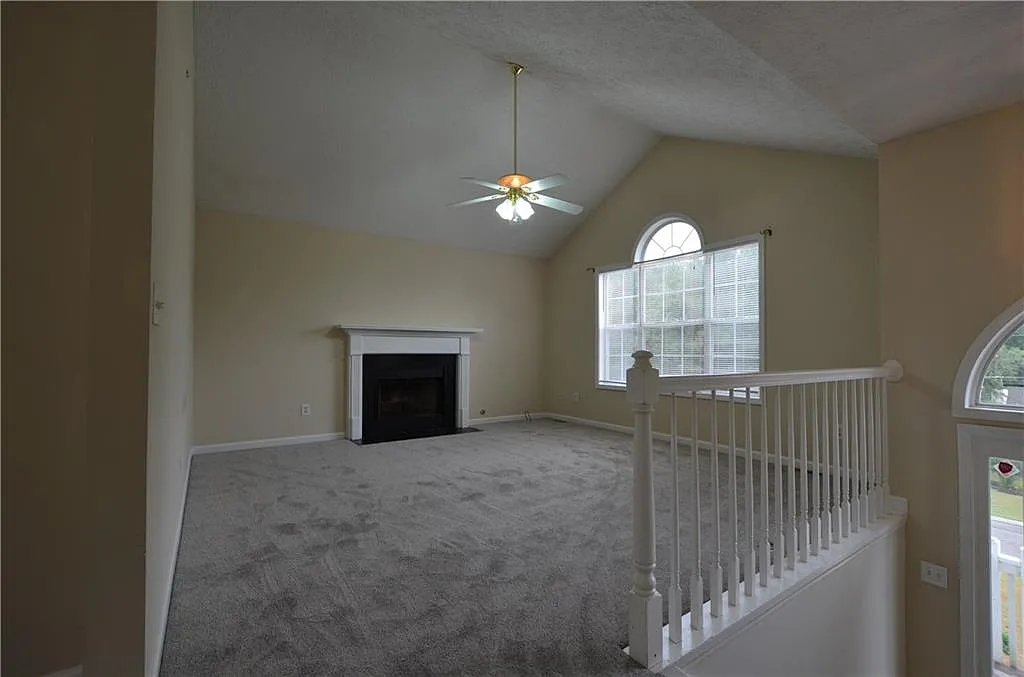 3 bed, 2.0 bath, 1275 sqft, $1,800 — Photo 3