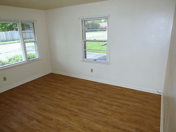 3rd image of 653 Rosewood Dr #A