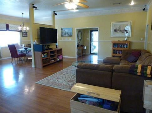 5th image of 801 Lanae Ln