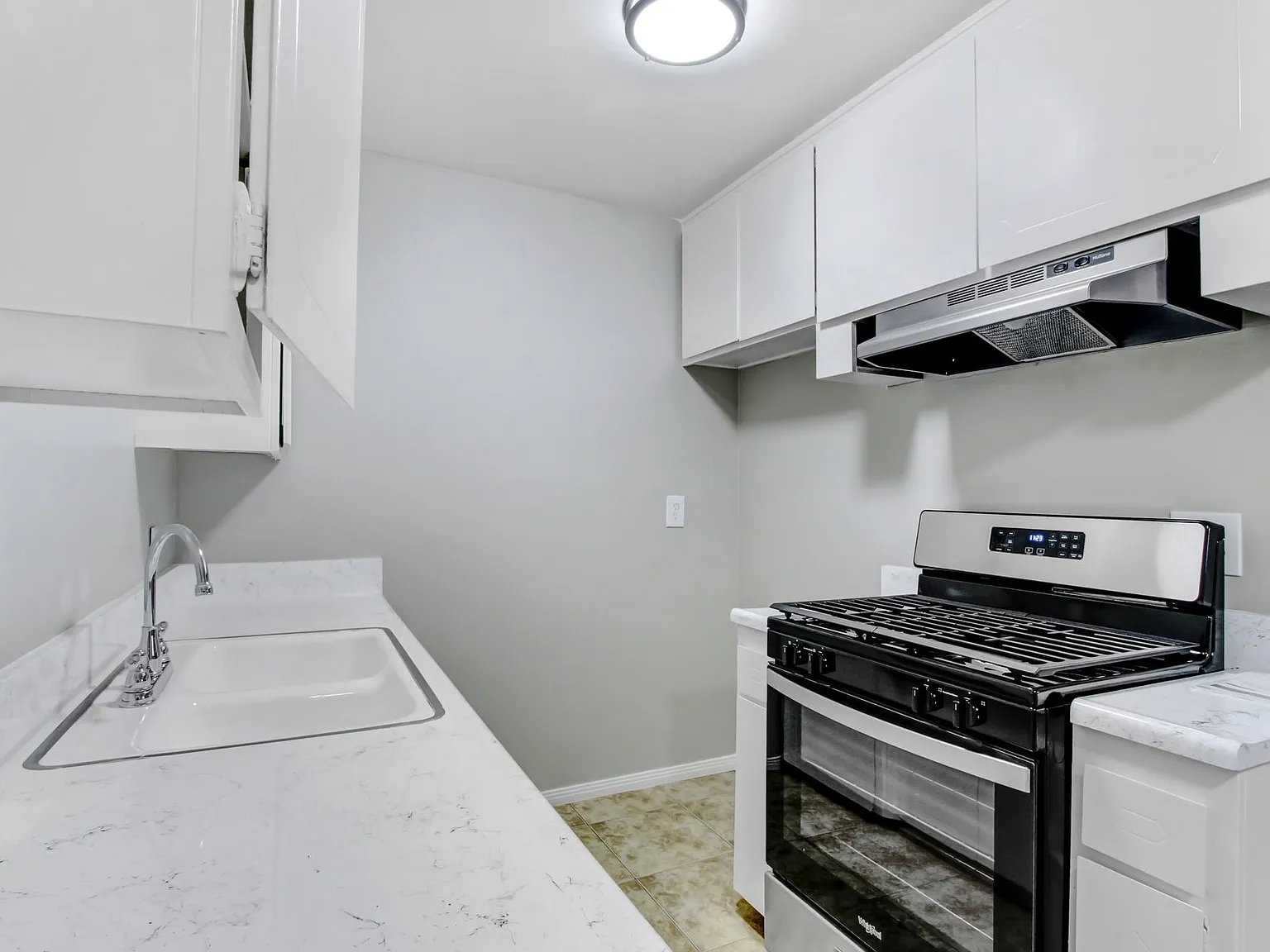 8919 Mango Ave — Photo 4