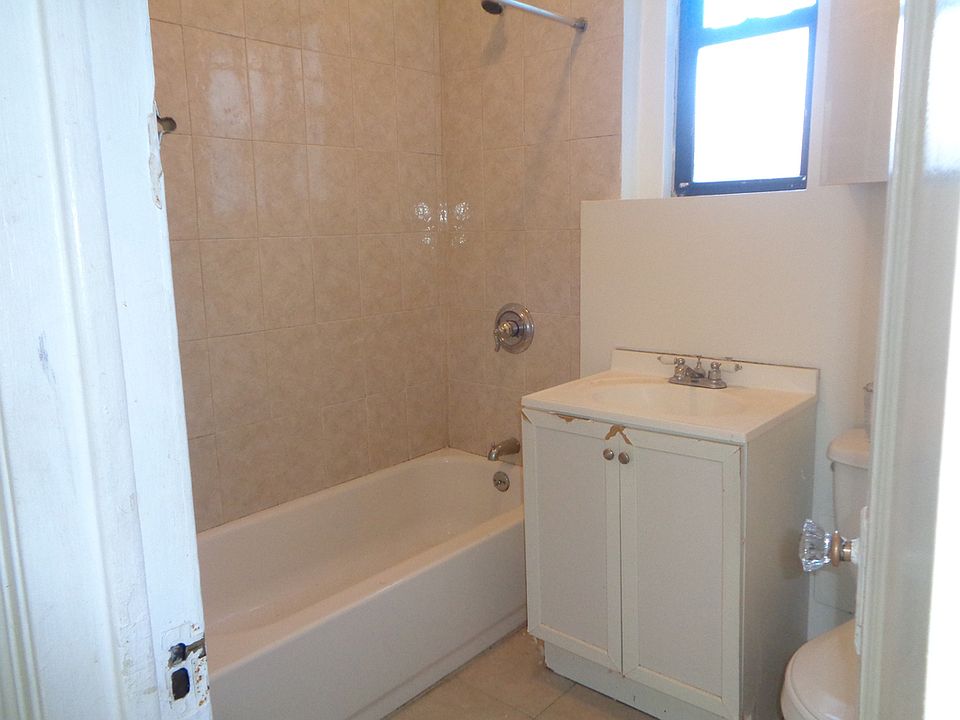 2nd image of 3538 94th St #C1