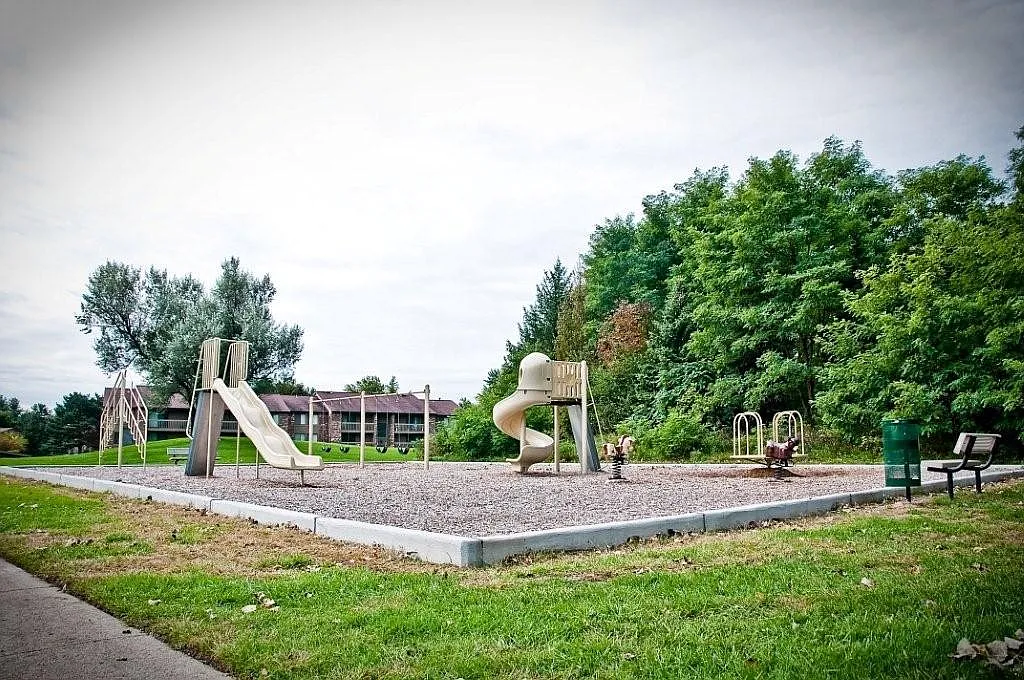 Green Hill Apartments — Photo 4