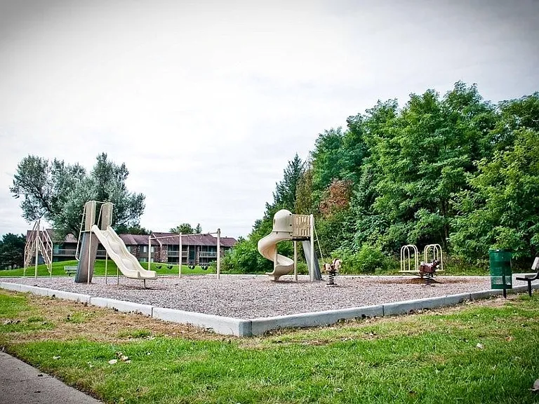 Green Hill Apartments — Photo 4