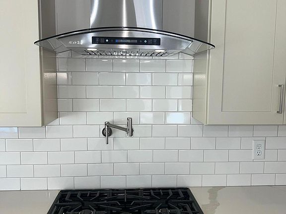 5th image of 160 S 200 W