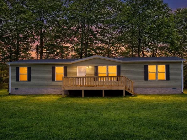 665 Camp Belle Air Rd, Sparta, TN 38583