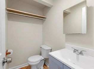 2049 Berkshire Cir UNIT D, Carpentersville, IL 60110