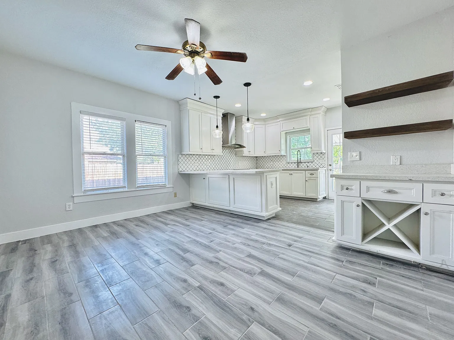 3 bed, 1.0 bath, 1157 sqft, $1,300 — Photo 4