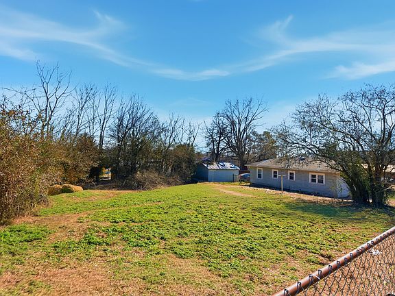 5th image of 1905 Newman Dr SE