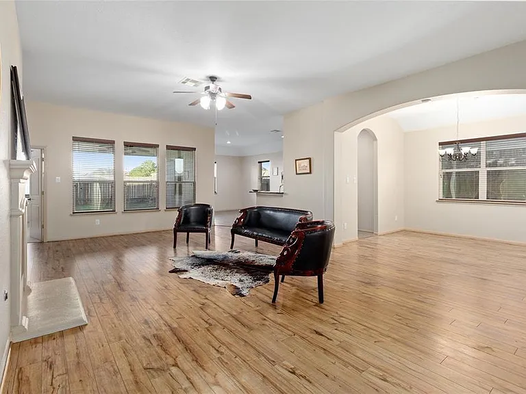 2886 Aurelia Ln — Photo 8