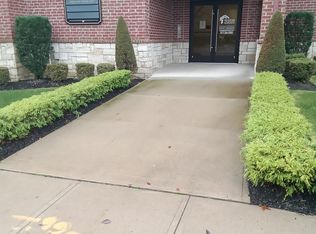 345 Centre St #302, Nutley, NJ 07110