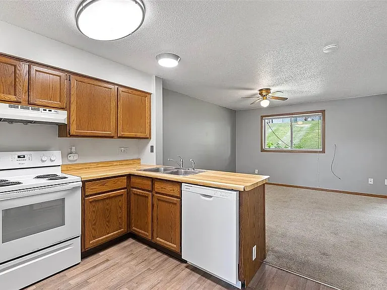 758 Westwinds Dr #6 — Photo 4