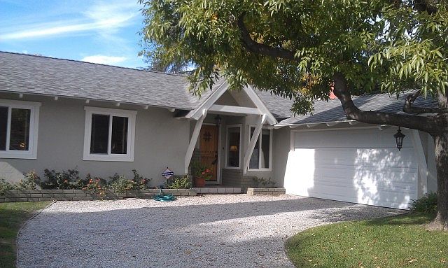 2nd image of 3237 Lincoln Ave