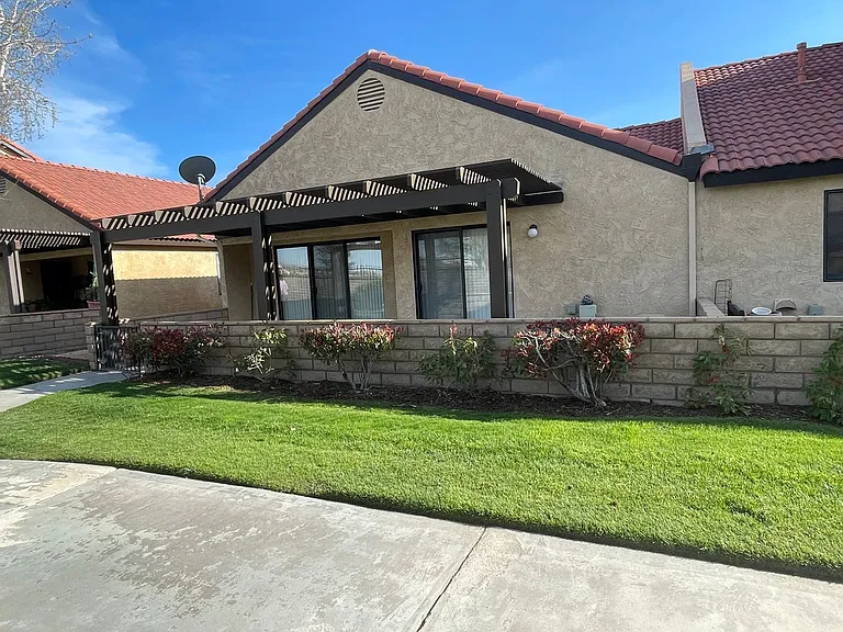 19230 Elm Dr — Photo 23