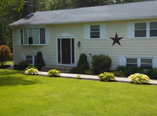 4 Garfield Cir, Southampton, MA 01073