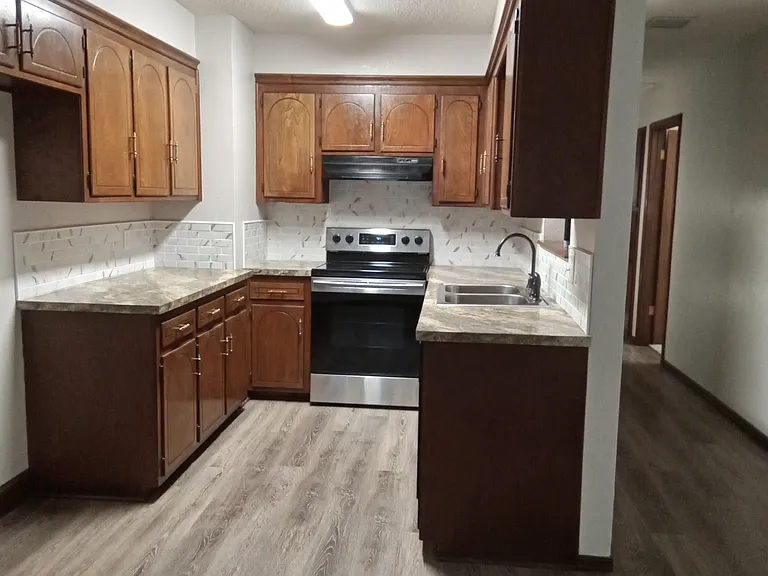 508 Palais Ave — Photo 18