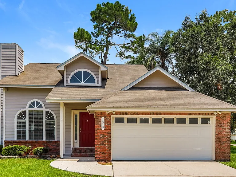 7579 Sugar Bay Ln — Photo 1
