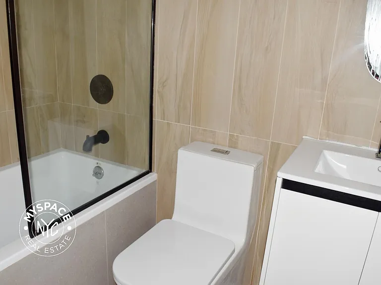 1520 Saint Johns Pl #5 — Photo 16