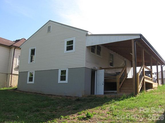 3rd image of 406 Realty St SW