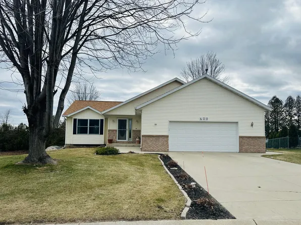 420 8th St SW, Plainview, MN 55964