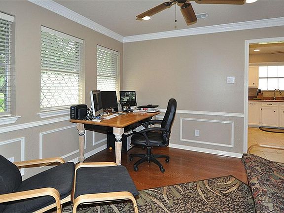 4th image of 3611 Forest Village Dr