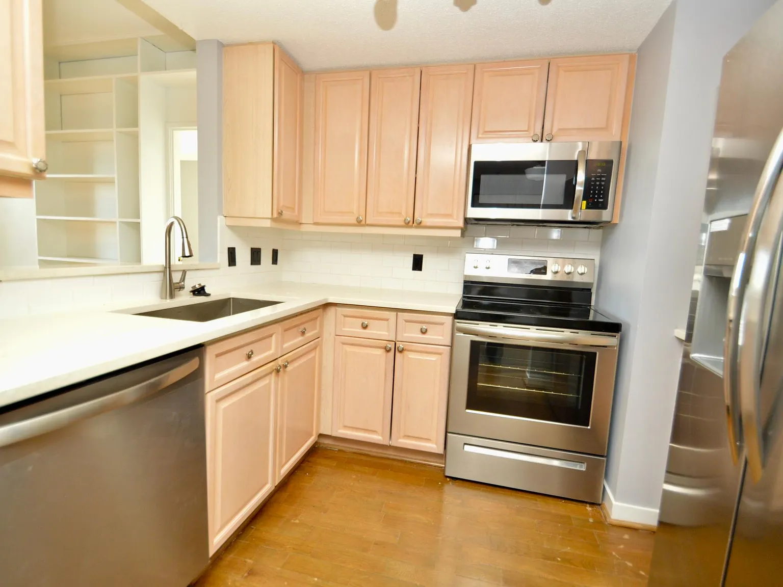 2 bed, 973 sqft, $2,000 — Photo 3