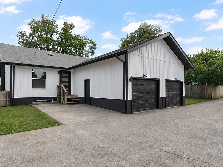 2025 E Battlefield Rd — Photo 1