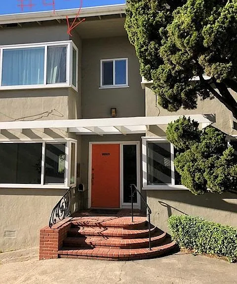 512 Merritt Ave #4 — Photo 1