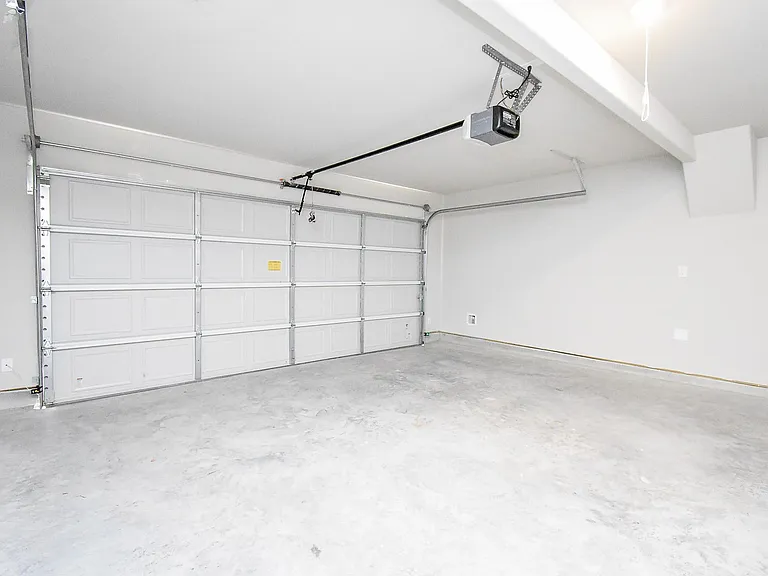 8006 Camphor Ct — Photo 24