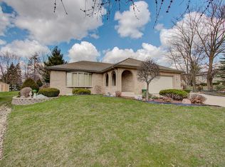 1 W Eureka Ave, Lemont, IL 60439