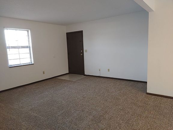 3rd image of 3001 Autumn Leaf Dr #C
