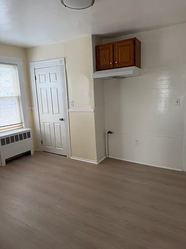35 Eldredge St #6 Photo 1