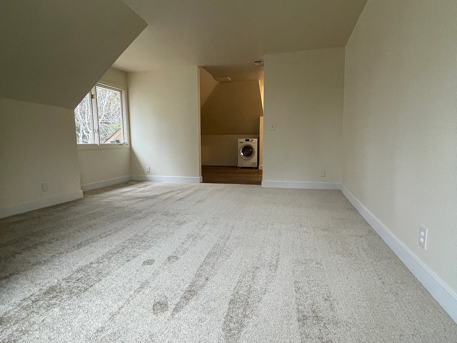 2 bed, 700 sqft, $1,850 — Photo 3