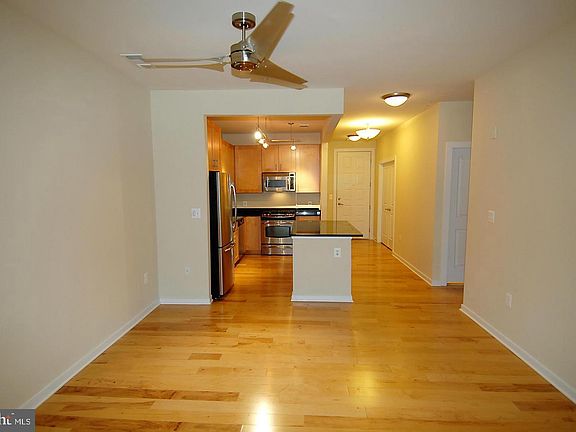 4th image of 2200 N Westmoreland St Unit 203