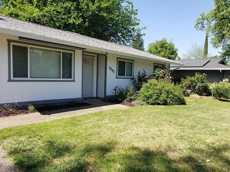 Silverbell Rd — Photo 2
