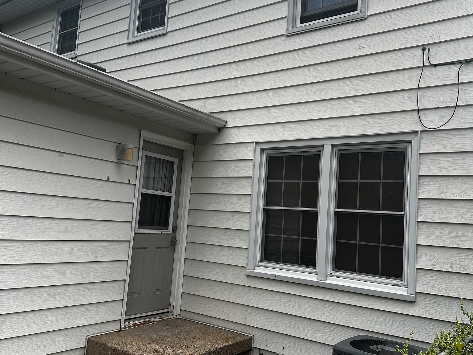 2 bed, 1.5 bath, 1250 sqft, $1,650 — Photo 2