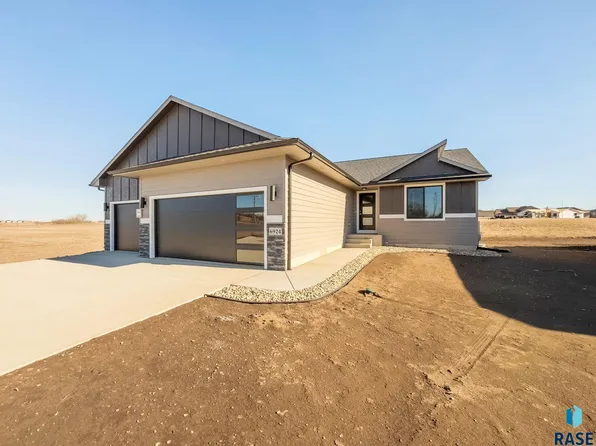 1320 Poplar Ave, Tea, SD 57064