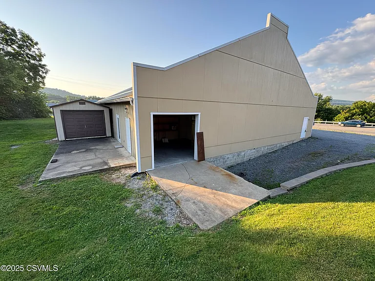 1689 Westbranch Hwy — Photo 27