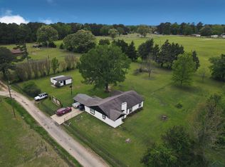 304 Meadows Ln, Maud, TX 75567