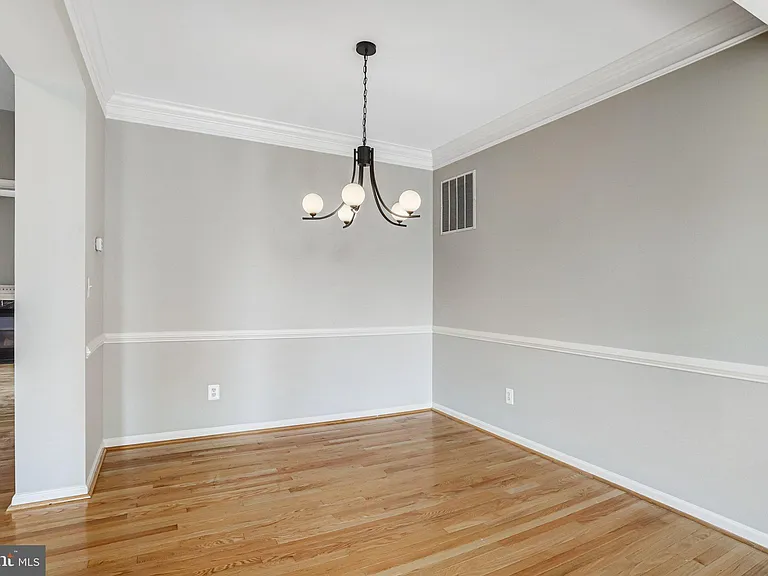 22616 Welborne Manor Sq — Photo 10