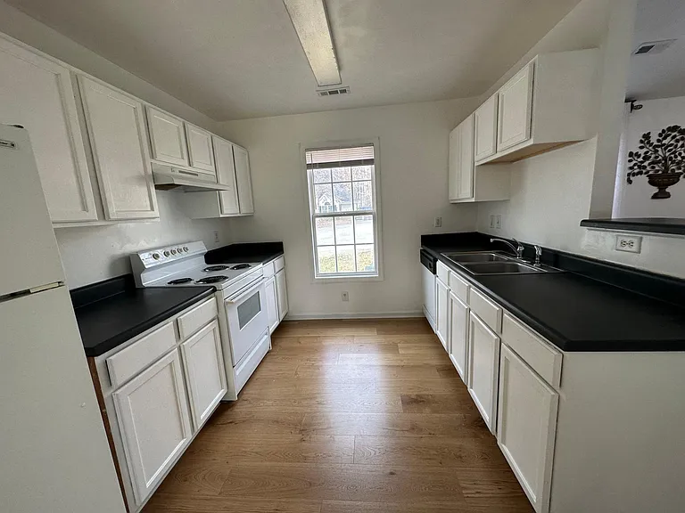 4 Donnelly Ct — Photo 6