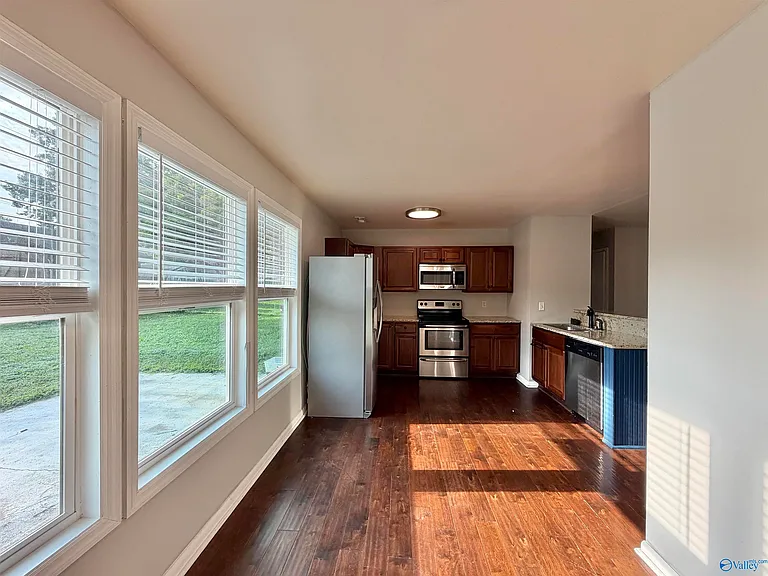 2110 Fernbrook Dr NE — Photo 5