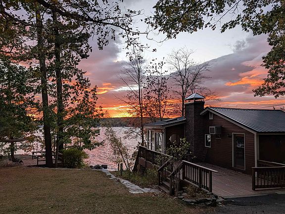 4th image of 16 Varney Point Road Left