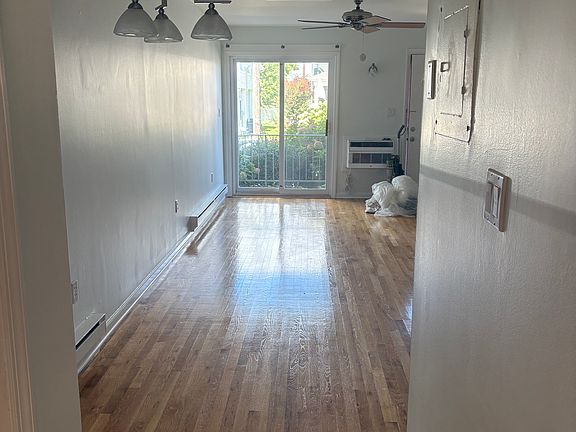 3rd image of 207 13th Ave APT 7