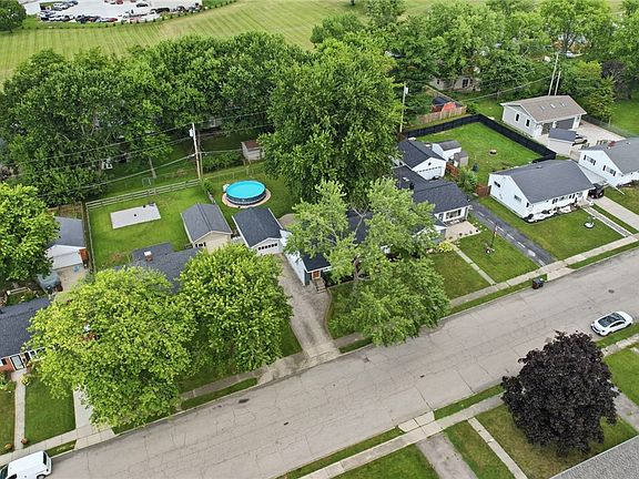 2nd image of 612 Southline Dr