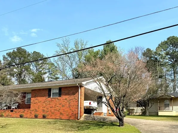 108 Oak Rd, Anniston, AL 36206