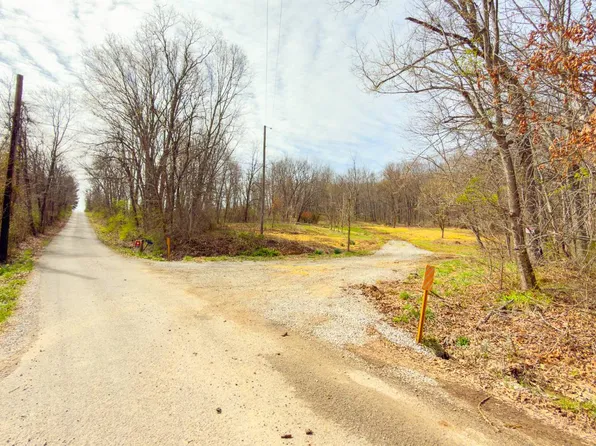 235 Dillow Rd, Lucasville, OH 45648